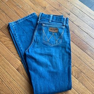 Wrangler relaxed bootcut jeans. 30 x 34